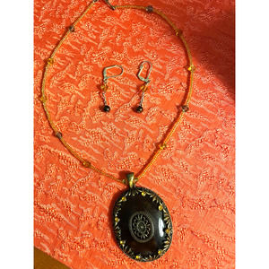 HANDMADE NECKLACE & EARRING SET